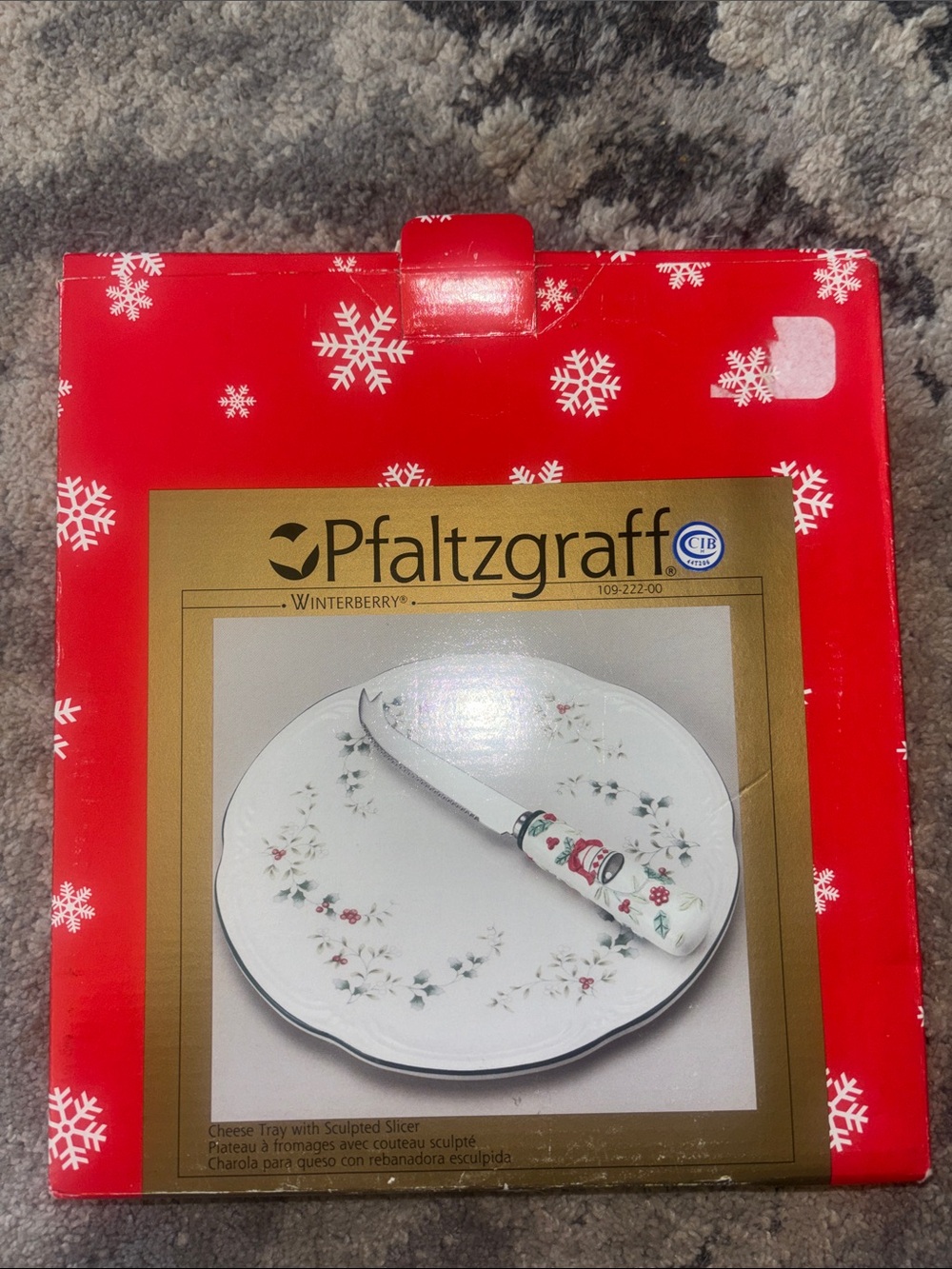 Pfaltzgraff Winterberry Red and White Cheese Tray with Slicer